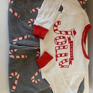 Childrewn's Holiday Pj's EUC